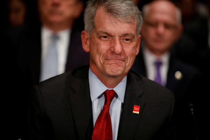 © Reuters. FILE PHOTO - Wells Fargo & Company CEO and President Tim Sloan testifies before the Senate Banking Committee on Capitol Hill in Washington