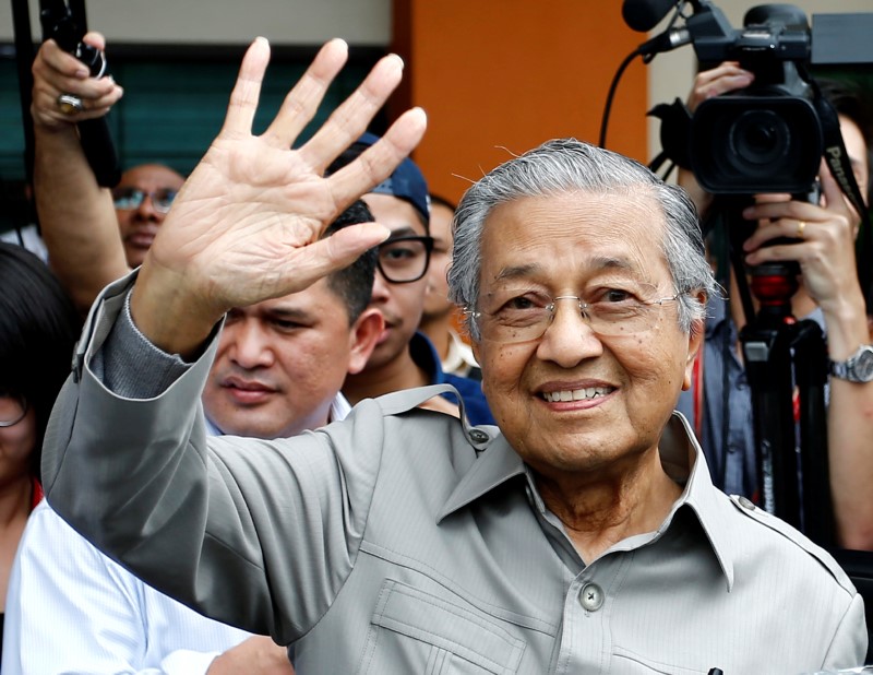 © Reuters. صحيفة: حل البرلمان الماليزي بين 28 و30 مارس