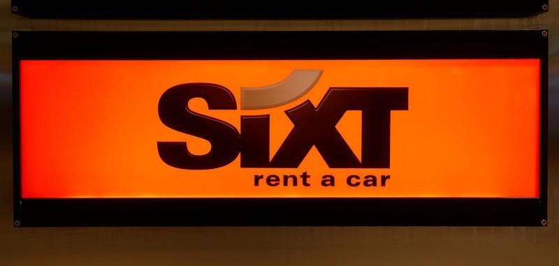 © Reuters. The logo of car rental company Sixt is seen at Zurich Airport