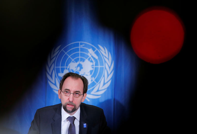 © Reuters. Alto comissário da ONU para direitos humanos, Zeid Ra'ad al-Hussein, durante coletiva de imprensa em Genebra, na Suíça