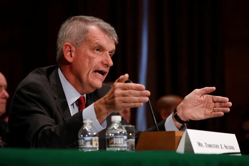 © Reuters. FILE PHOTO - Wells Fargo & Company CEO and President Tim Sloan testifies before the Senate Banking Committee on Capitol Hill in Washington