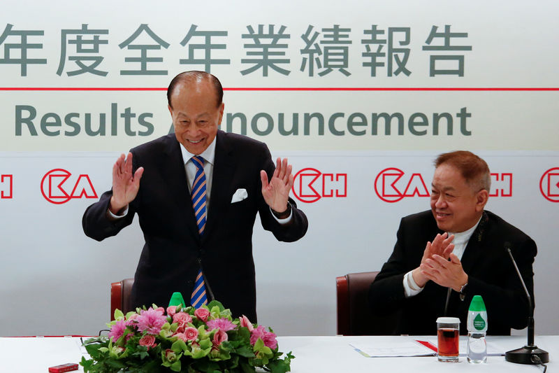 © Reuters. Hong Kong tycoon Li Ka-shing announces his retirement in Hong Kong