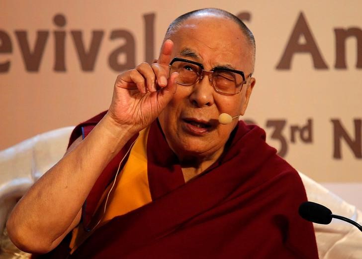 © Reuters. Líder espiritual do Tibet, Dalai Lama, durante evento em Kolkata, na Índia