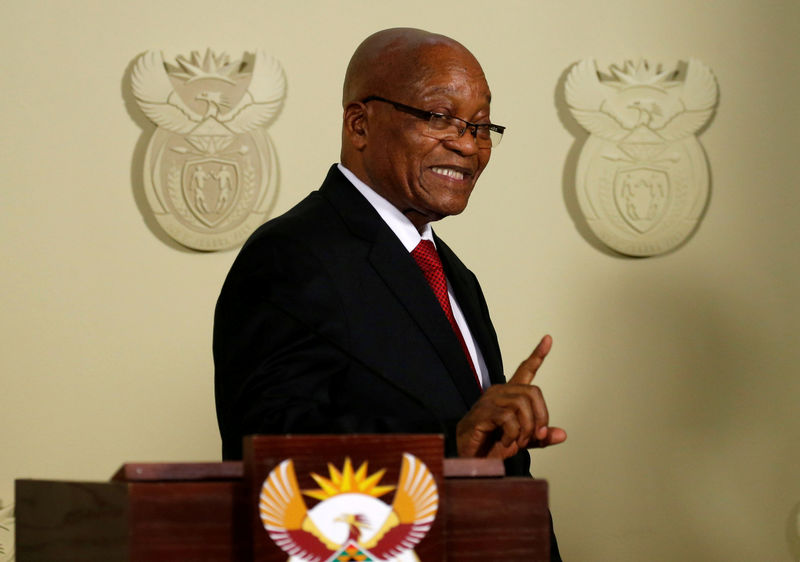 © Reuters. FILE PHOTO: South Africa's President Jacob Zuma gestures after announcing his resignation at the Union Buildings in Pretoria
