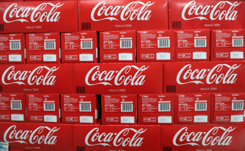 © Reuters. FILE PHOTO - Coca-Cola cartons are seen in a Casino supermarket in Mouans Sartoux