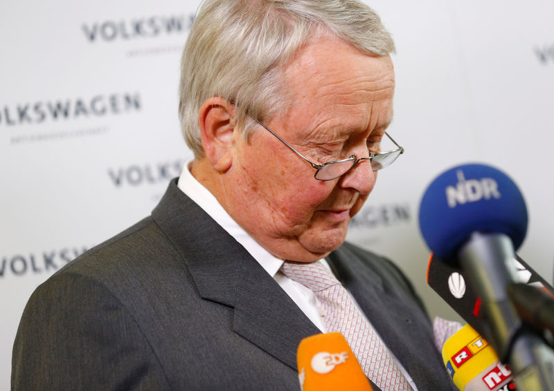 © Reuters. FILE PHOTO: Porsche member of Volkswagen Supervisory board addresses news conference in Wolfsburg