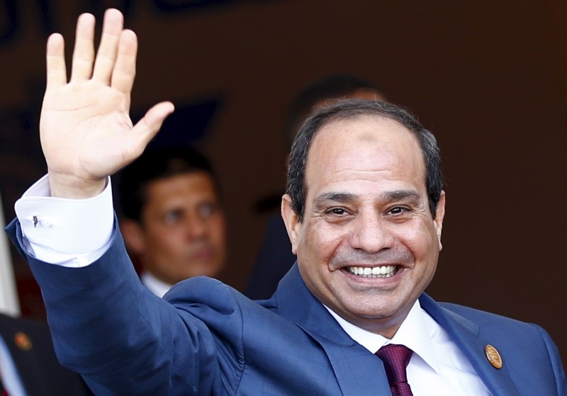 © Reuters. السيسي يفوز بفترة رئاسة ثانية في مصر بأغلبية 97% من الأصوات