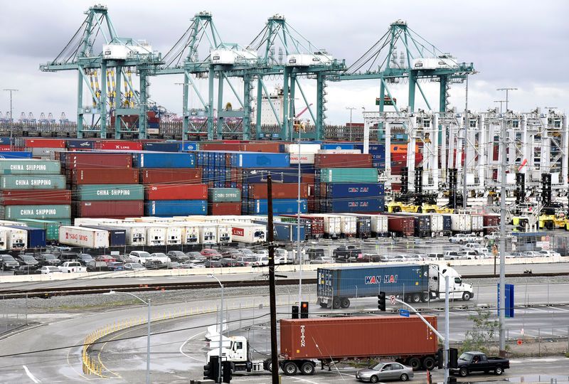 © Reuters. Containers are seen at the port in San Pedro, California