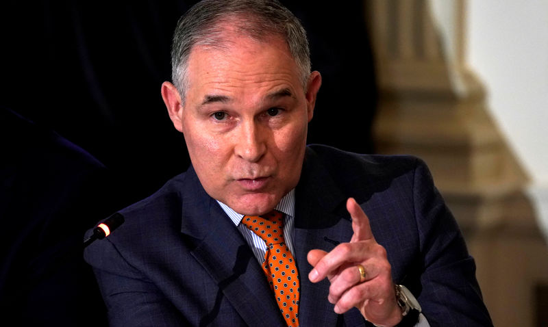 © Reuters. FILE PHOTO:    EPA Administrator Scott Pruitt speaks during President Trump's infrastructure meeting at the White House in Washington