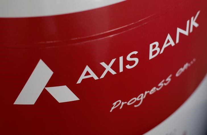 © Reuters. The logo of Axis Bank is seen on an advertisement at its branch in Mumbai