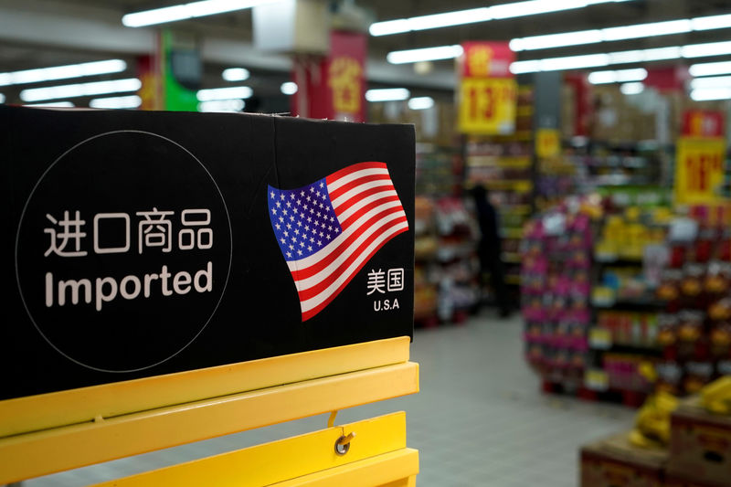 © Reuters. الصين تبلغ منظمة التجارة رسميا برسوم انتقامية على منتجات أمريكية