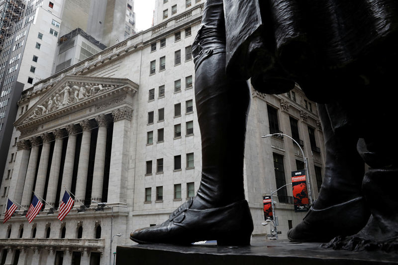 © Reuters. The outside of the NYSE is seen in New York