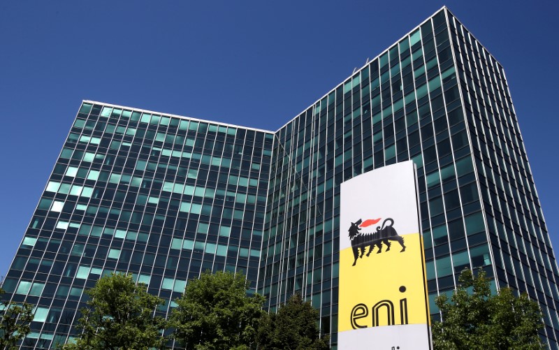 © Reuters. FILE PHOTO: Eni's logo is seen in front of its headquarters in San Donato Milanese