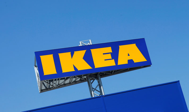 © Reuters. FILE PHOTO:The logo of IKEA is seen above a store in Voesendorf