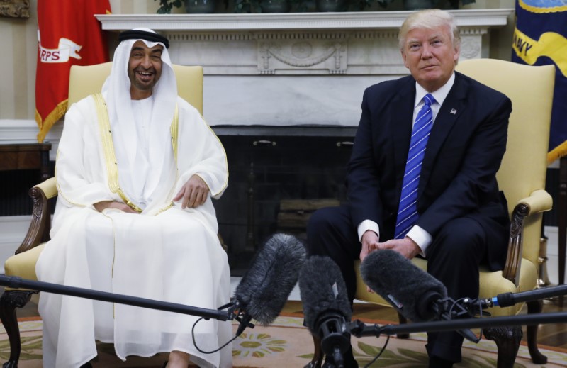 © Reuters. اتفاق ترامب وولي عهد أبوظبي على السعي لوحدة الخليج