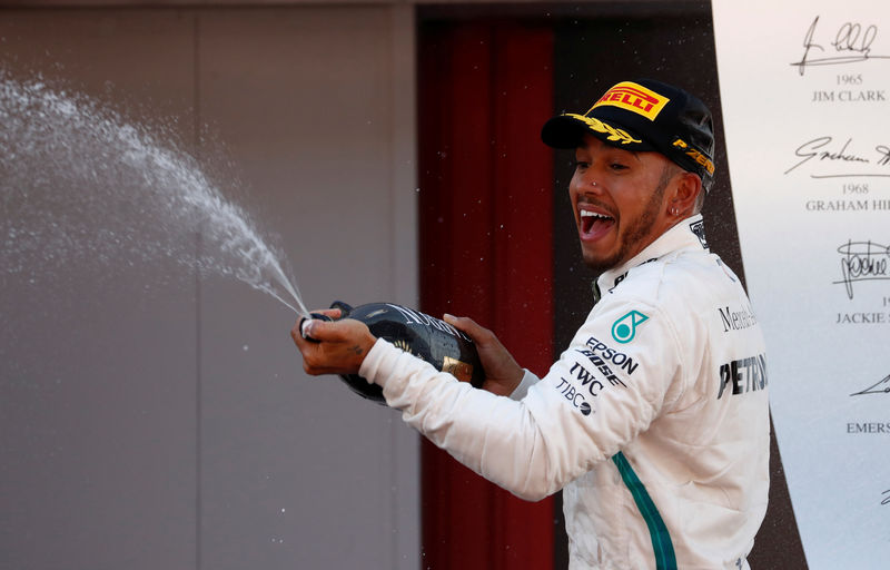 © Reuters. Un dominante Hamilton gana el GP de España