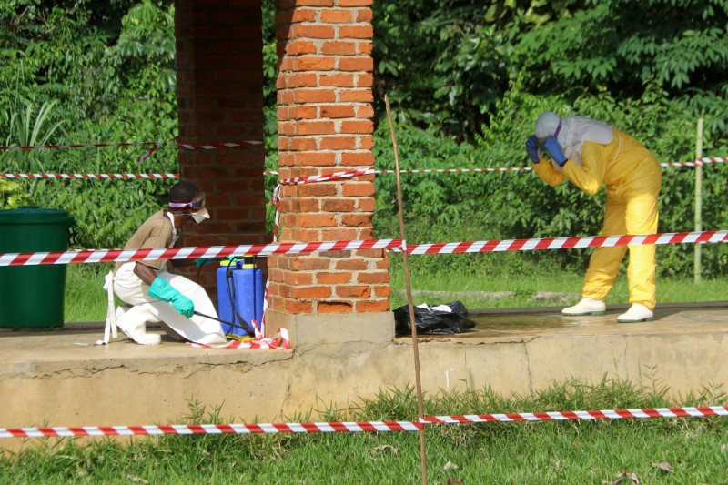 © Reuters. El Congo y la ONU desplegarán especialistas para combatir el ébola