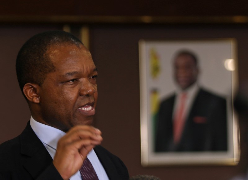 © Reuters. Reserve Bank of Zimbabwe (RBZ) Governor John Mangudya gestures as he delivers his 2018 Monetary Policy Statement in Harare