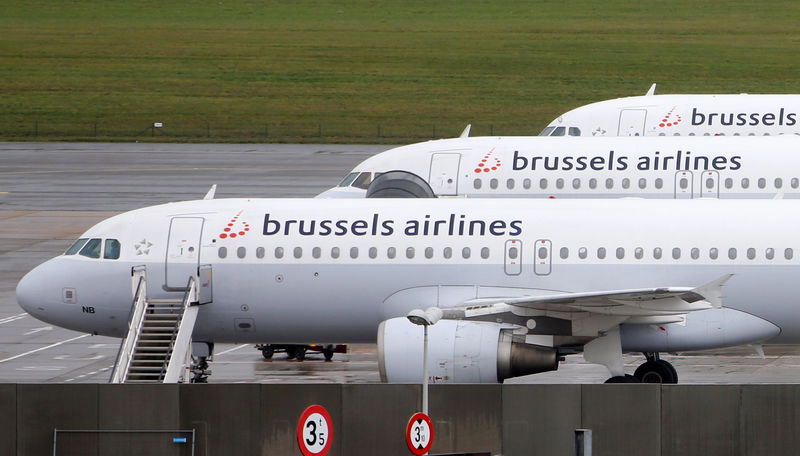 © Reuters. FILE PHOTO: Brussels Airlines aircraft are seen on the tarmac at Zaventem international airport near Brussels