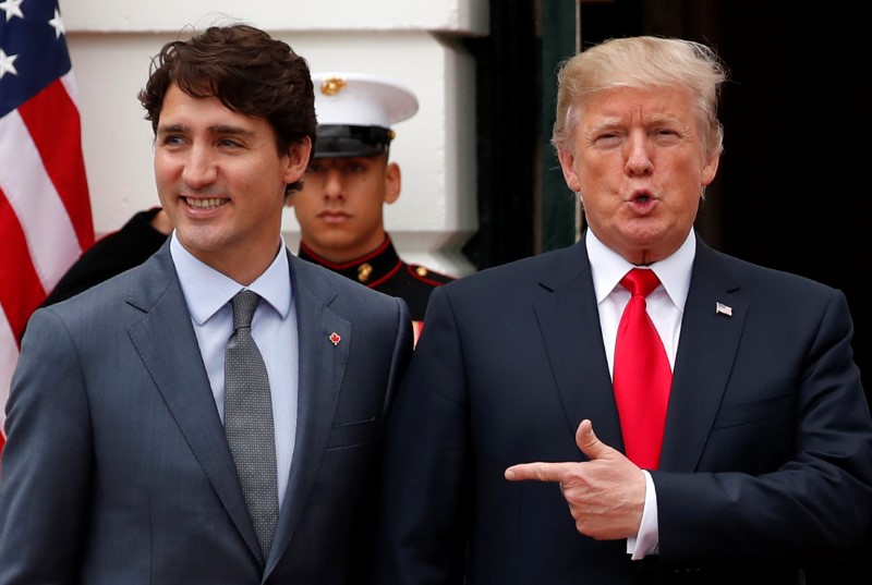 © Reuters. Primeiro-ministro do Canadá, Justin Trudeau, e presidente dos EUA, Donald Trump, na Casa Branca