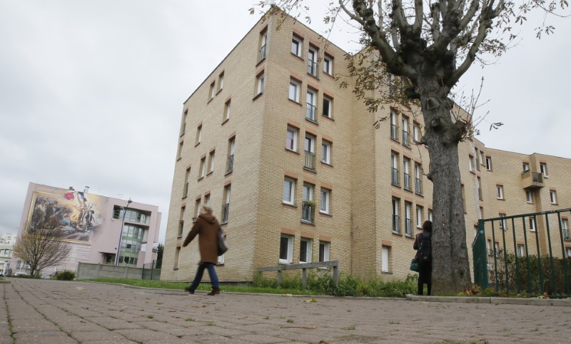 © Reuters. TAXE D'HABITATION MAINTENUE SUR RÉSIDENCES SECONDAIRES