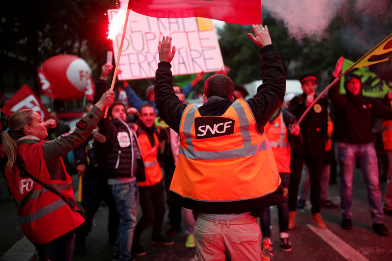 © Reuters. SNCF: L'"INCESSIBILITÉ" SERA INSCRITE DANS LA LOI, DIT BORNE