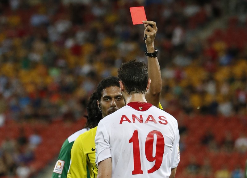© Reuters. Un árbitro saudí del Mundial, inhabilitado de por vida por amañar partidos