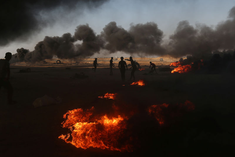 © Reuters. إسرائيل تقول إن حماس كبحت احتجاجات غزة بعد تحذير مصري