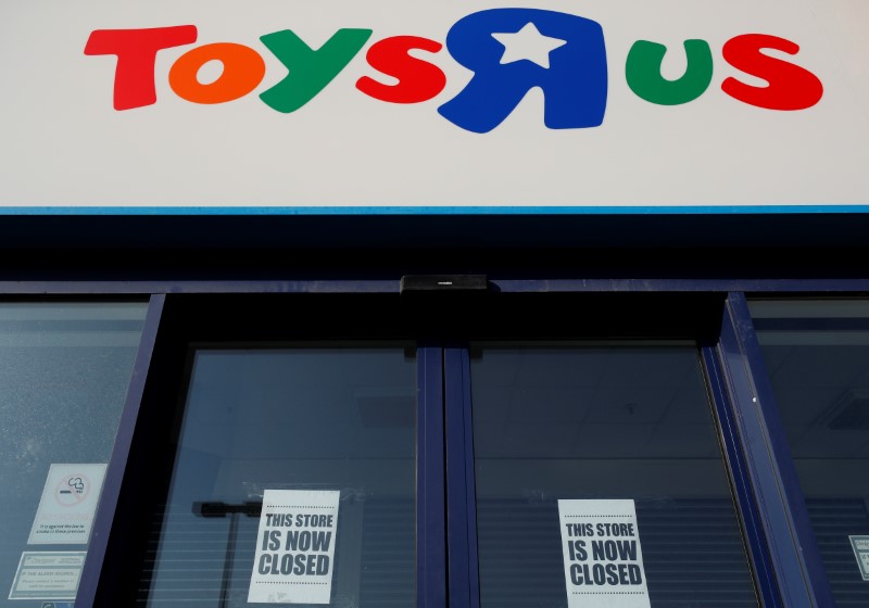 © Reuters. A closed Toys 'R' Us store is seen near York