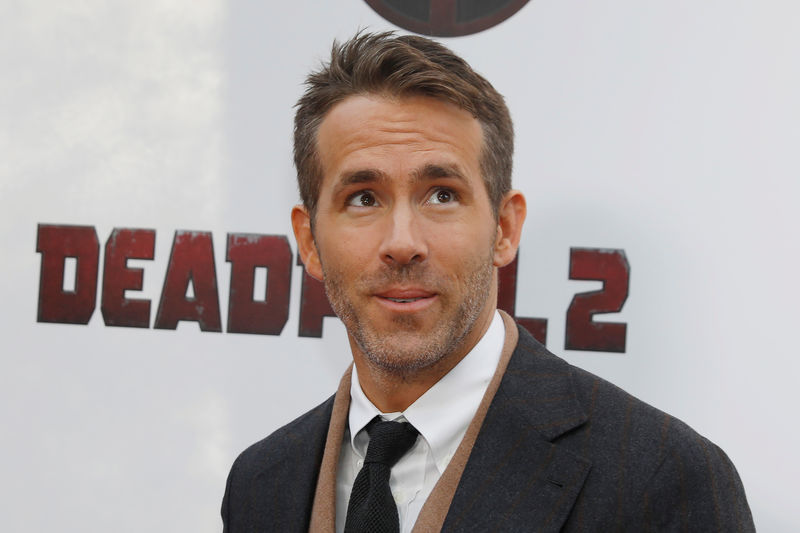 © Reuters. Ator Ryan Reynolds posa em lançamento de "Deadpool 2" em Nova York