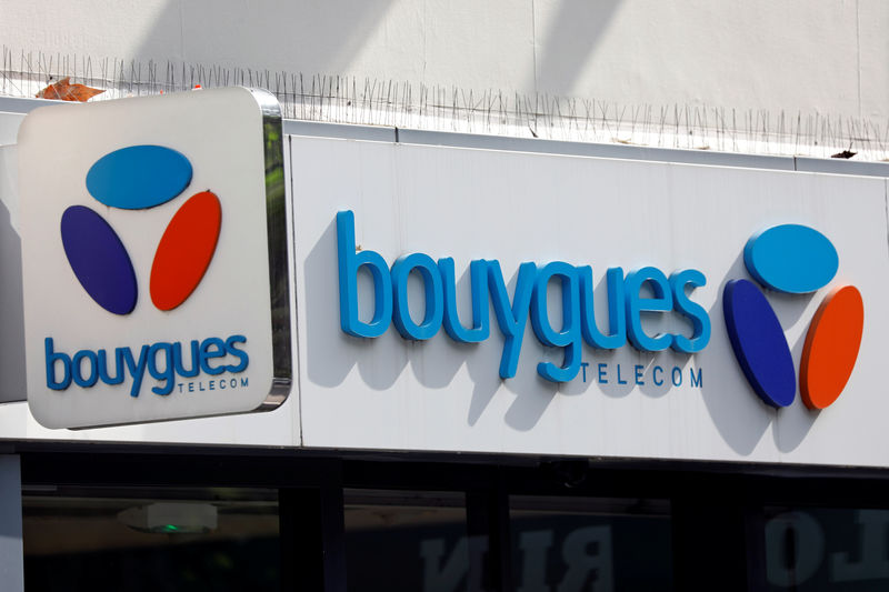 © Reuters. The Bouygues Telecom company logo is seen on a shop in Paris