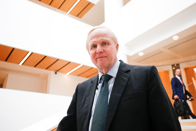 © Reuters. Group Chief Executive of BP Bob Dudley poses for a photograph at the BP International Headquarters in central London