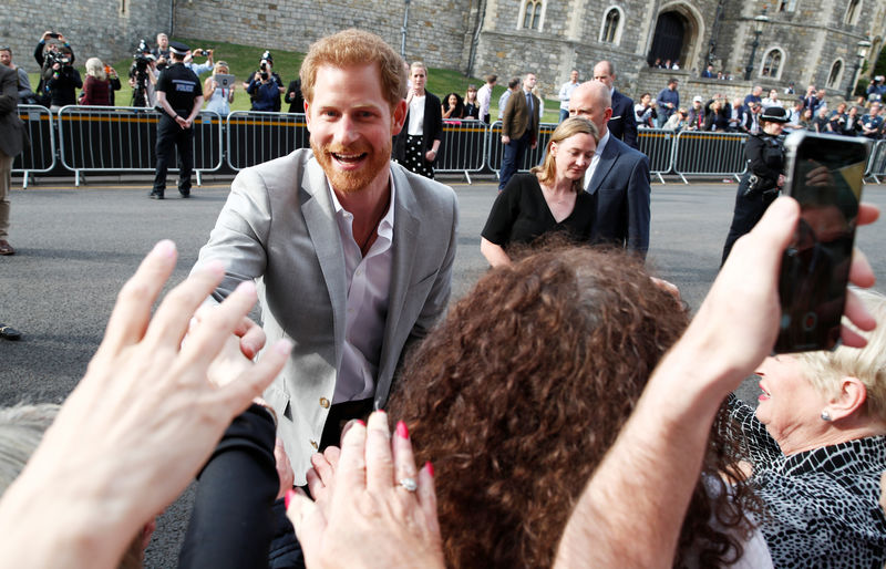 © Reuters. الملكة إليزابيث تمنح الأمير هاري لقب دوق ساسكس