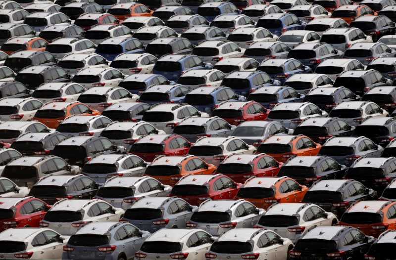 © Reuters. صادرات اليابان ترتفع في أبريل مع زيادة شحنات السيارات ومعدات أشباه الموصلات