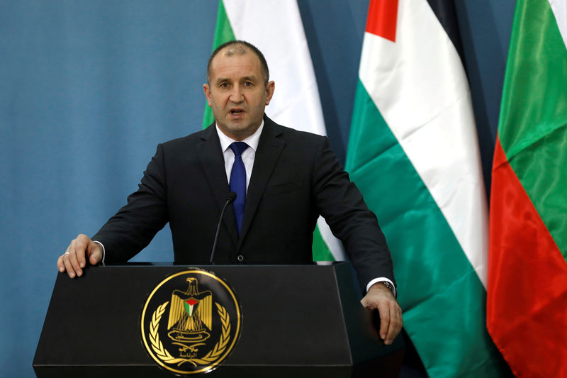 © Reuters. FILE PHOTO: Bulgarian President Radev speaks during news conference with Palestinian President Abbas in Ramallah, in the occupied West Bank