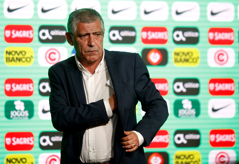 © Reuters. FIFA World Cup - Portugal Coach Fernando Santos Press Conference