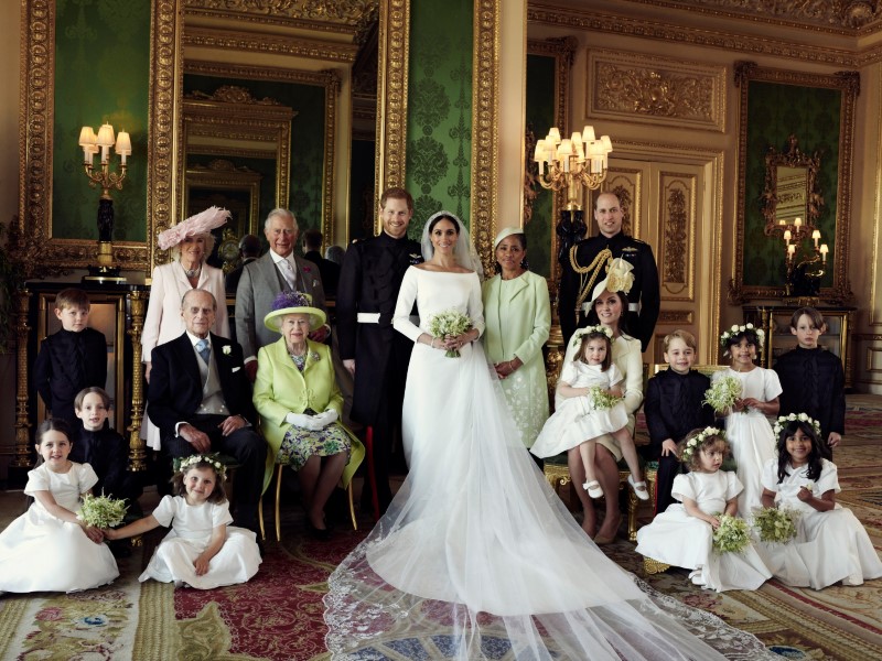 © Reuters. ميجان وهاري ينشران الصور الرسمية لعرسهما الملكي