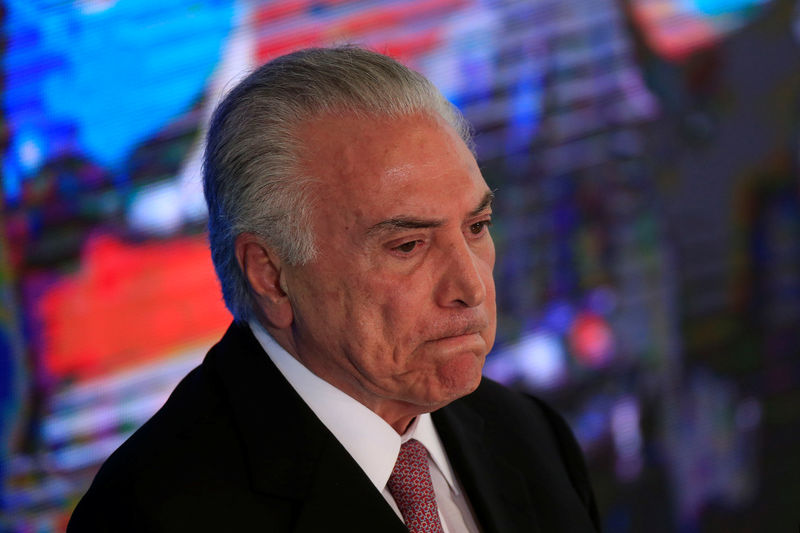 © Reuters. رئيس البرازيل يلغي خطط السعي لفترة رئاسة أخرى ويدعم ميريليس