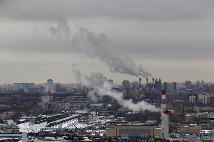 © Reuters. A general view of the city is seen from one of the towers of the Federation Tower complex in Moscow