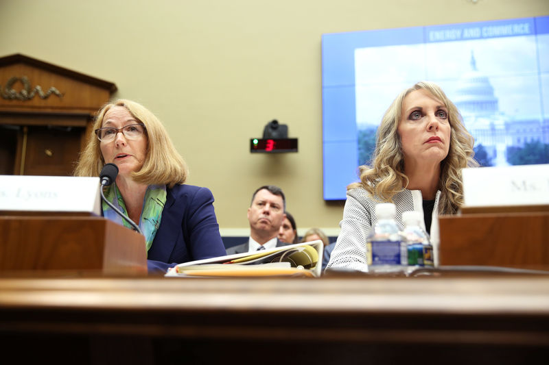 © Reuters. USOC acting chief Susanne Lyons and USA Gymnastics CEO Kerry Perry testify at a House Energy and Commerce Committee hearing on Olympic athletes and sexual abuse on Capitol Hill in Washington
