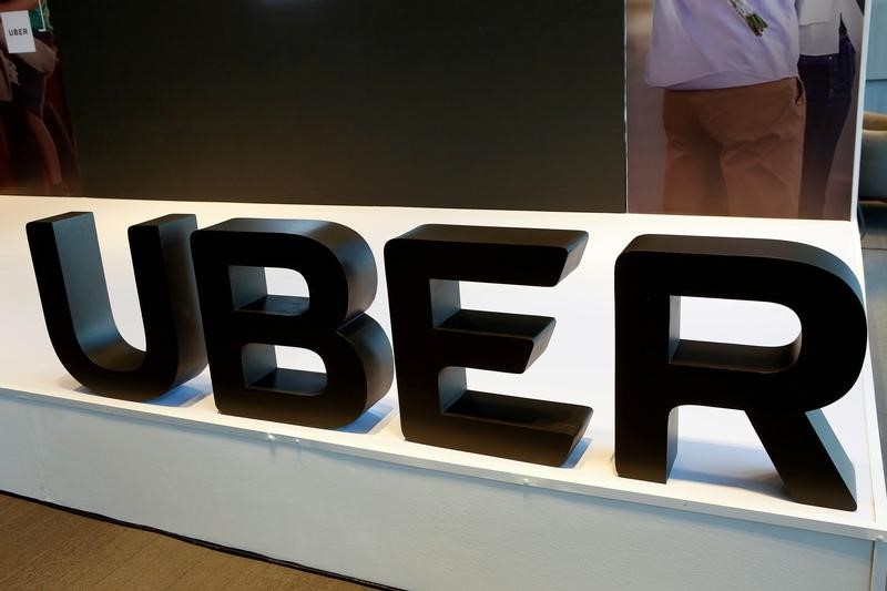 © Reuters. FILE PHOTO: The logo of Uber is pictured during the presentation of their new security measures in Mexico City