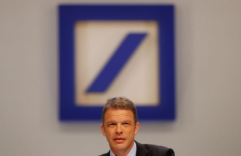 © Reuters. Christian Sewing, new CEO of Germany's Deutsche Bank, addresses the audience during the bank's annual meeting in Frankfurt