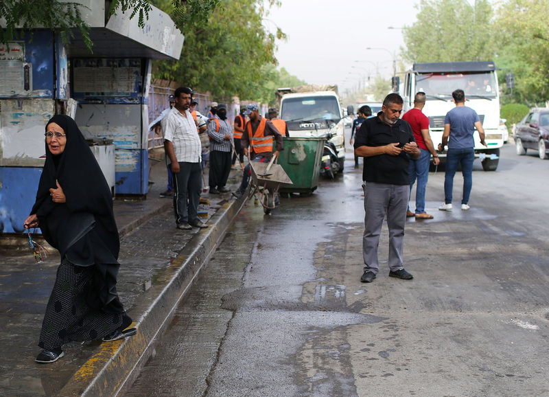 © Reuters. مقتل 4 على الأقل وإصابة 15 في تفجير انتحاري ببغداد