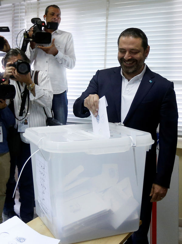 © Reuters. حقائق-الحريري سيصبح رئيسا للحكومة اللبنانية للمرة الثالثة