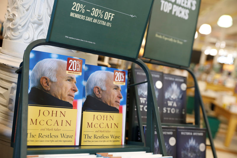 © Reuters. Copies of U.S. Senator John McCain's book