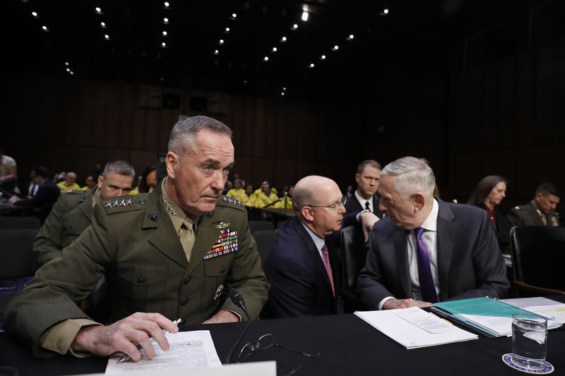 © Reuters. Mattis and Dunford testify before Senate Armed Services Committee hearing on Capitol Hill in Washington