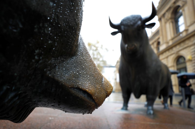 © Reuters. LES BOURSES EUROPÉENNES EN HAUSSE