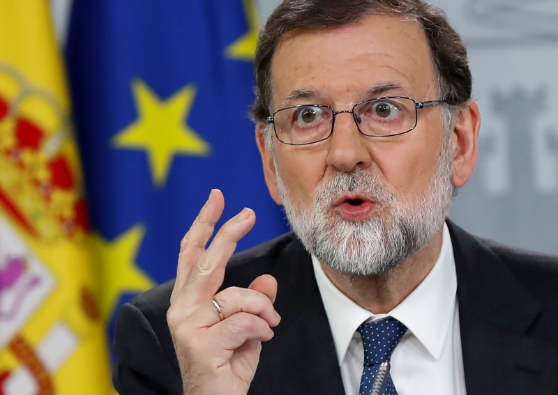 © Reuters. مطالبات متزايدة لرئيس وزراء إسبانيا بالدعوة لانتخابات مبكرة