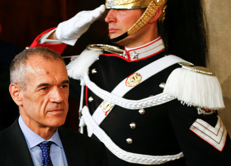 © Reuters. Ex-diretor do Fundo Monetário Internacional (FMI) Carlo Cottarelli no Palácio do Quirinal em Roma, Itália