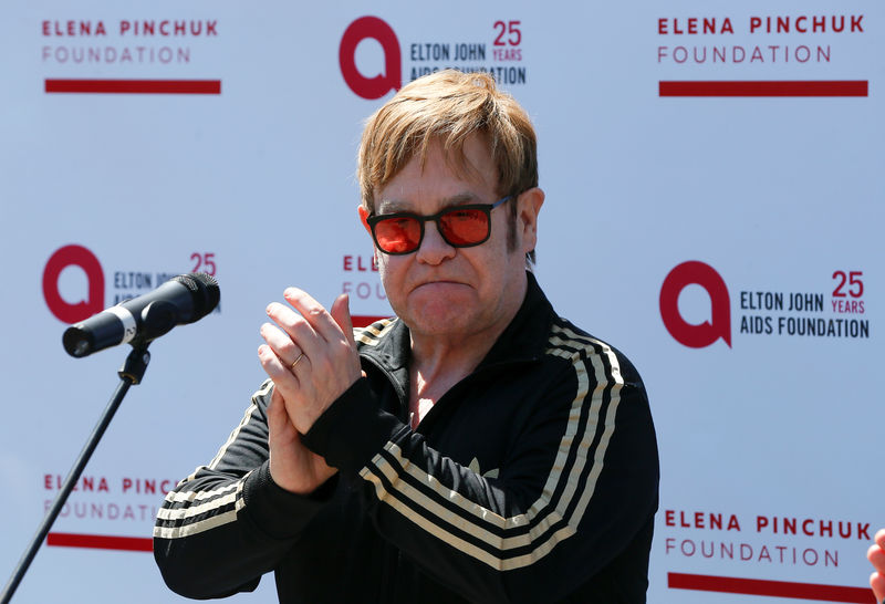 © Reuters. Cantor Elton John durante evento em Kiev, na Ucrânia